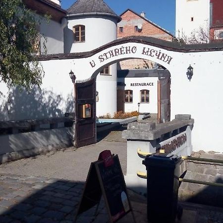 Penzion S Restauraci "U Mlyna Com" Литовел Экстерьер фото